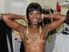 큰 엉덩이, 큰 음경, 오랄섹스, 흑갈색 머리, 도기스타일, 자연의 가슴, 청소년, 젖가슴