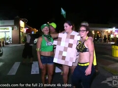 Flashing, Naakt, Natuurlijke tieten, Feest, Openbaar