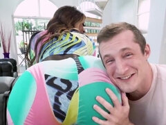 Grosser arsch, Schwarz, Vollbusig, Schwarz, Lecken, Massage, Milf, Muschi