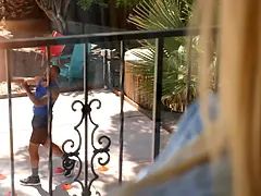 Tiny Housewife Doesn't Let BBC Pull Out