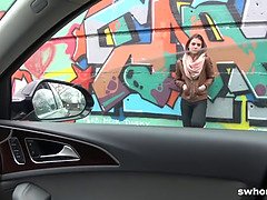 Leie, In den arsch, Blasen, Auto, Im freien, Pov, Prostituierte, Tätowierung