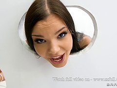 Blonde, Sucer une bite, Faciale, Hd, Talons, Masturbation, Piercing, Tatouage