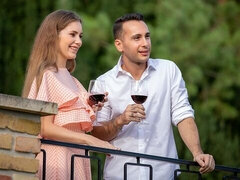 Hatalmas hátsó, Monumentális dákó, Cumizás, Kutya póz, Természetes mellek, Szabadban, Tini, Begyek