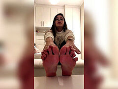 hot teen barefoot taunt high heel removal sweat-soaked feet