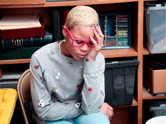 お尻, フェラチオ, 捕まる, フェティッシュ, 手コキする, 異人種間, ストリッピング, ティーン