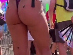 Μεγάλος κώλος, Ξανθιά, Μελαχροινή, Σπιτικό, Δημόσιο, Βυζιά