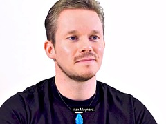 Max Maynard meets the mysterious Sidney Dark! erotic.com