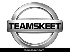 18 éves, Amatőr, Cumizás, Ondó fröcskölés, Mélytorok, Pénisz, Tini, Begyek