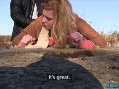 Amatør, Blond, Kukk suging, Utendørs, Offentlig, Fitte, Suging