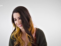 Brunette brune, Doigter, Poilue, Hard, Talons, Embrassement, Lesbienne, Lingerie