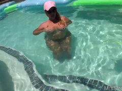 Hd, Mamma che vorrei scoparmi, Piscina   biliardo, Solo, Giochi