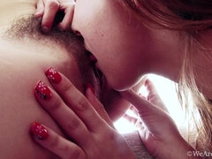 Enthousiasteling, Grote kont, Grote mammen, Harig, Huisgemaakt, Lesbisch, Ondergoed, Tiener