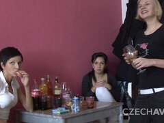 Amatør, Pik sutte, Brunette, Hjemmelavet, Naturlige bryster, Barberet, Stripning, Teenager