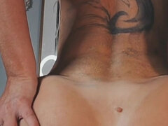 Gros seins, Blonde, Sucer une bite, Éjaculation interne, Éjaculer dans la bouche, Tir de sperme, Pov, Tatouage