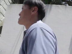 Asiatica, Grande cazzo, Gola profonda, Pisello, Orgasmo, Punto di vista pov, Doccia, Terzetto