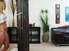 Αμερικάνος, Μεγάλος κώλος, Ξανθιά, Σπέρμα στο στόμα της, Φυσικά βυζιά, Ξυρισμένη, Βυζιά, Η σύζυγος