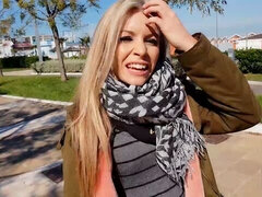 18, Stor kuk, Blondin, Avsugning, Doggystyle, Naturliga tuttar, Pov, Tuttar