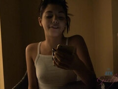 Salle de bains, Doigter, Branlette thaïlandaise, Petite amie, Lunettes, Fille latino, Culottes ou slips, Chatte