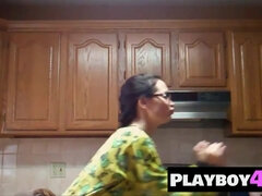 Sexy big ass MILF enjoys photo session