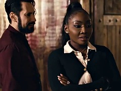 Real estate agent seduces client to close deal