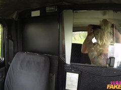 Grosse titten, Blasen, Auto, Besamung, Frau, Fingern, Lecken, Pov