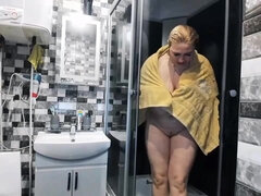 shower and playtime - BBW with big natural tits & fat ass gets wet