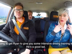 아마추어, 큰 가슴, 금발의, 자동차, 야외의, 피어싱, 현실, 문신