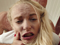 Rubia, Mamada, Corrida, Garganta profunda, Estilo perrito, Dinero, Tetas naturales, Al aire libre