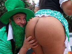 Velký zadek, Velké kozy, Brunetka, Na pejska, Honění, Výprask, Milf žcbp, Pička