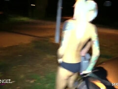 Attrapée, Couple, Allemand, De plein air, Public, Maigrichonne, Plan cul à trois, Voyeur