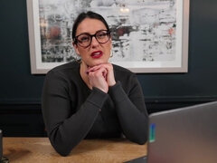 Gesztenyebarna, Domina szerep, Poharak, Megalázás, Érett feleség