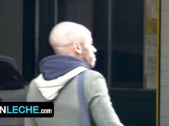 Latin Leche - Muscle dude agrees to take strangers clothes off to make extra money