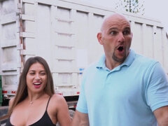 Gros cul, Gros seins, Sucer une bite, Brunette brune, Hd, Fille latino, De plein air, Plan cul à trois