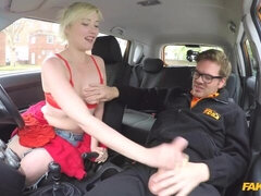 Stor stjärt, Stor kuk, Stora tuttar, Blondin, Avsugning, Bil, Doggystyle, Milf