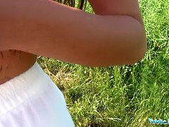 Sexy Spanish beauty fucked in a field for cash