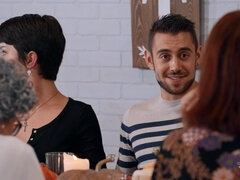 Røv, Røvslikning, Hundestilling, Håndjob, Hårdt, Hæle, Piercing, Nederdel