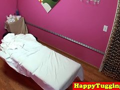 Grosse bite, Homme nu et filles habillées, Tir de sperme, Branlette thaïlandaise, Hd, Branler, Massage, Masturbation