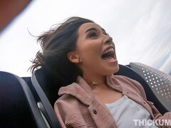 Pik sutte, Brunette, Håndjob, Latinsk, Nederdel, Strømper, Teenager, Bryster