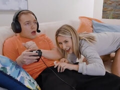 Lovely allows guy to do anal porn with her on the couch