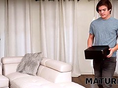 Постарше, Зрелые, Милф, Натуральные сиськи, Мачеха