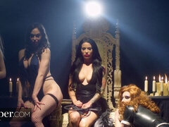 Perse, Suihinotto, Ruskeahiuksinen, Takaapäin, Selkäsauna, Pillu, Tatuointi, Teini