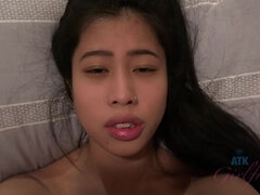 입에 사정, 핑거링, 여자친구, 핸드잡, 기름, 오르가슴, 조그마한, 셀카