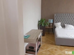 Grosser arsch, Braunhaarige, Aufs gesicht abspritzen, Hd, Tätowierung