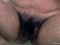 Røv, Brunette, Behåret, Brystvorter, Strittende brystvorter, Bad, Tatovering