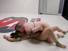 Anal, Brunette, Dominerende, Ansigt sidde, Give finger, Ydmidelse, Lesbisk, Wrestling