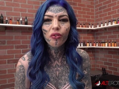 Tetas grandes, Mamada, Tetona, Estilo perrito, Sexo duro, Realidad, Afeitado, Tatuaje