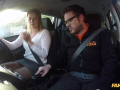 Czech babe orgasms after 1st lesson