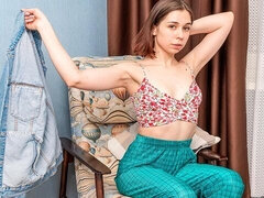 Amatør, Røv, Brunette, Give finger, Onani, Naturlige bryster, Solo, Teenager