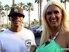 Rhyse Richards & Barry Scott visit every hole of a stunning tourist