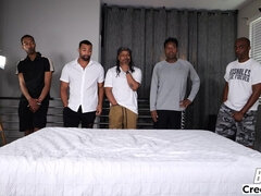 V ozadju, Rjavolaska, Gangbang, Medrasni seks, Milf